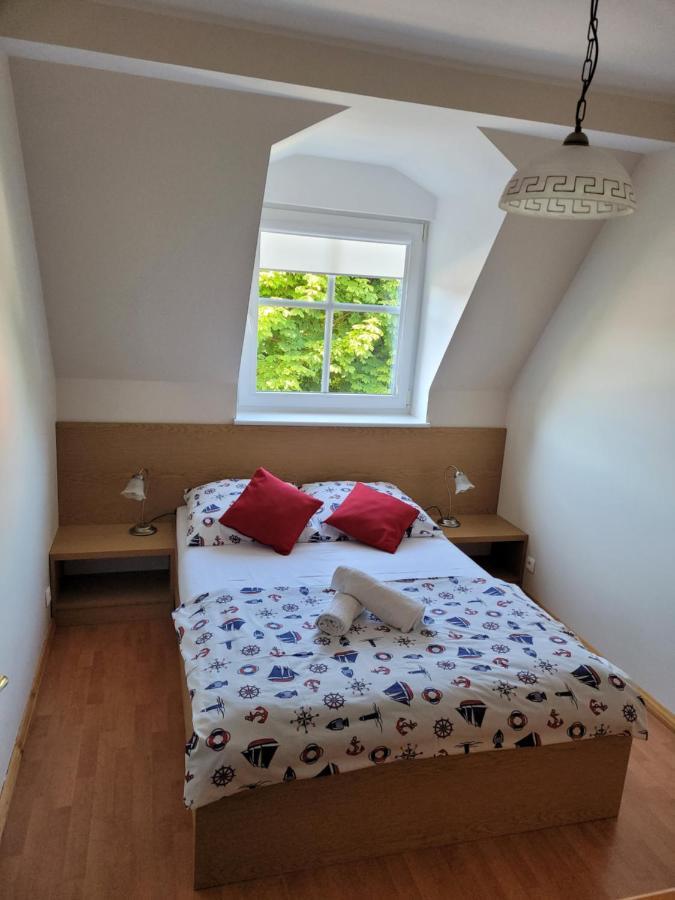 Dom Wczasowy Pod Zegarem 웨바 객실 사진